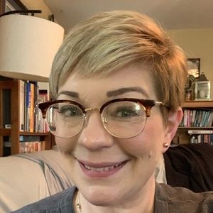 Meet your Posher, Laurel